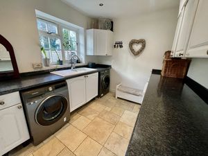 Photo 25- click for photo gallery